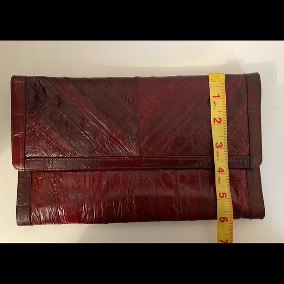 Clutch bag in wine colour - Picture 6 of 7